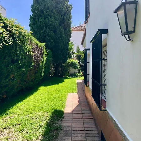 Precioso En Junto Al Mar Con Garage Privado * Almunecar